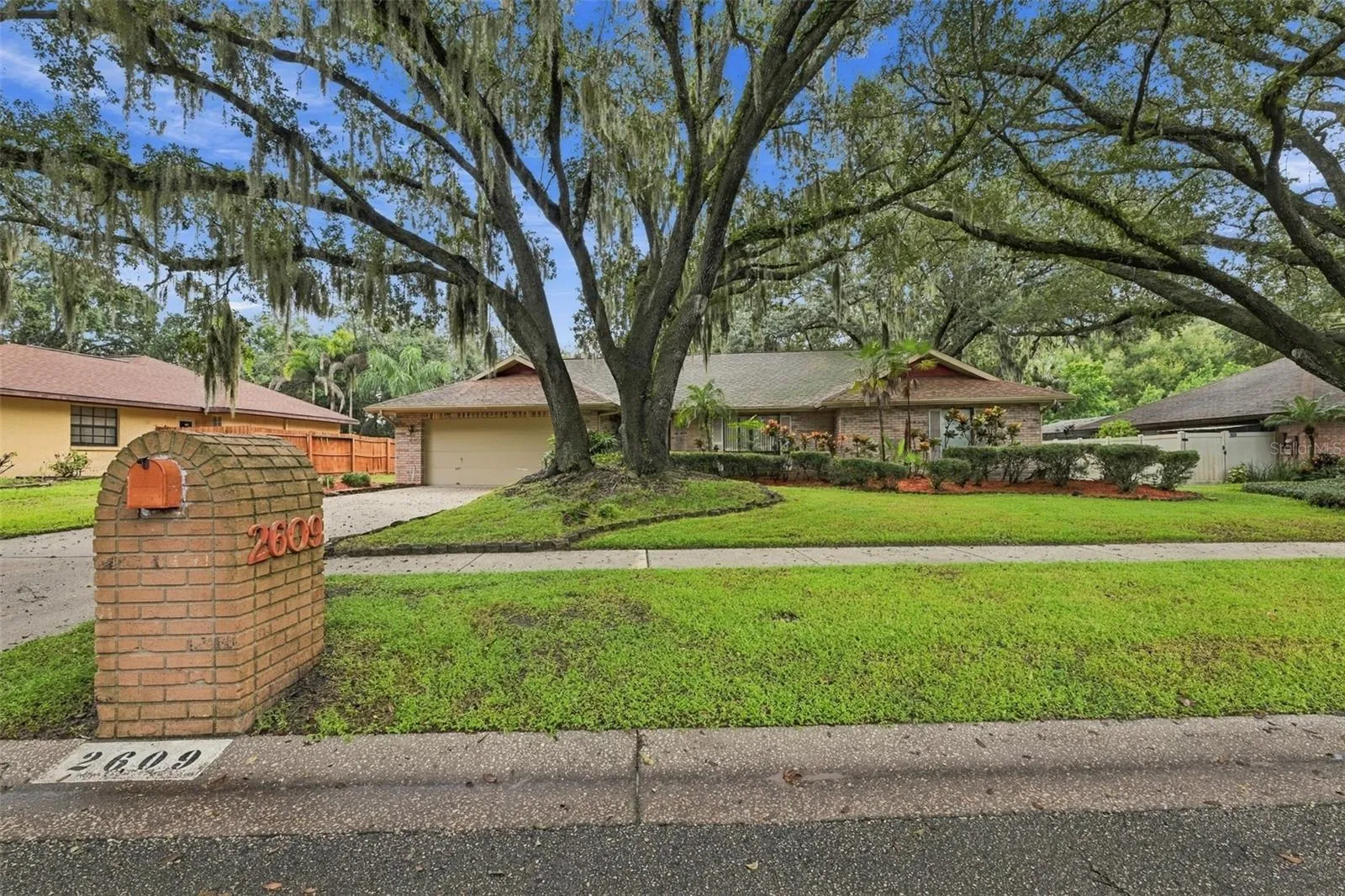 What a wonderful neighborhood!  Street is dead end, which limits traffic, lined with beautiful majestic Oak Trees and sidewalks.
