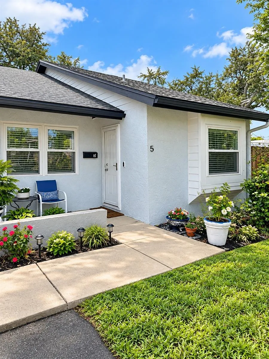 Corner Unit - Hurricane Impact Windows