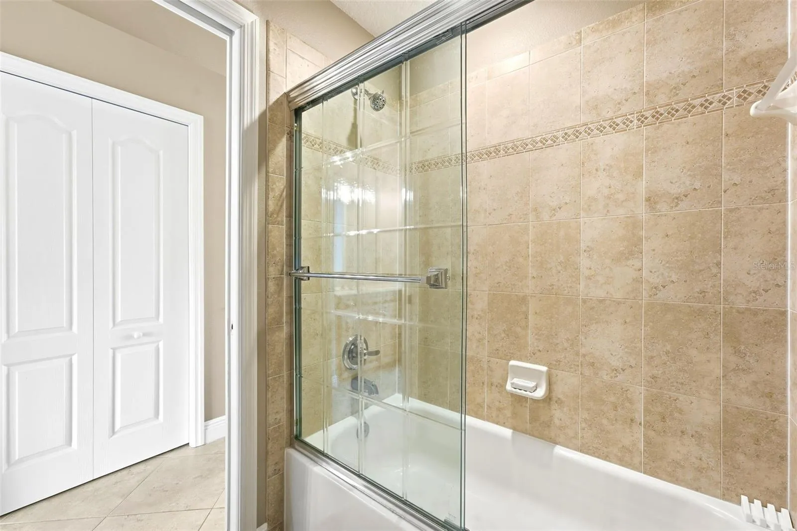 Jack &amp; Jill Bathroom
