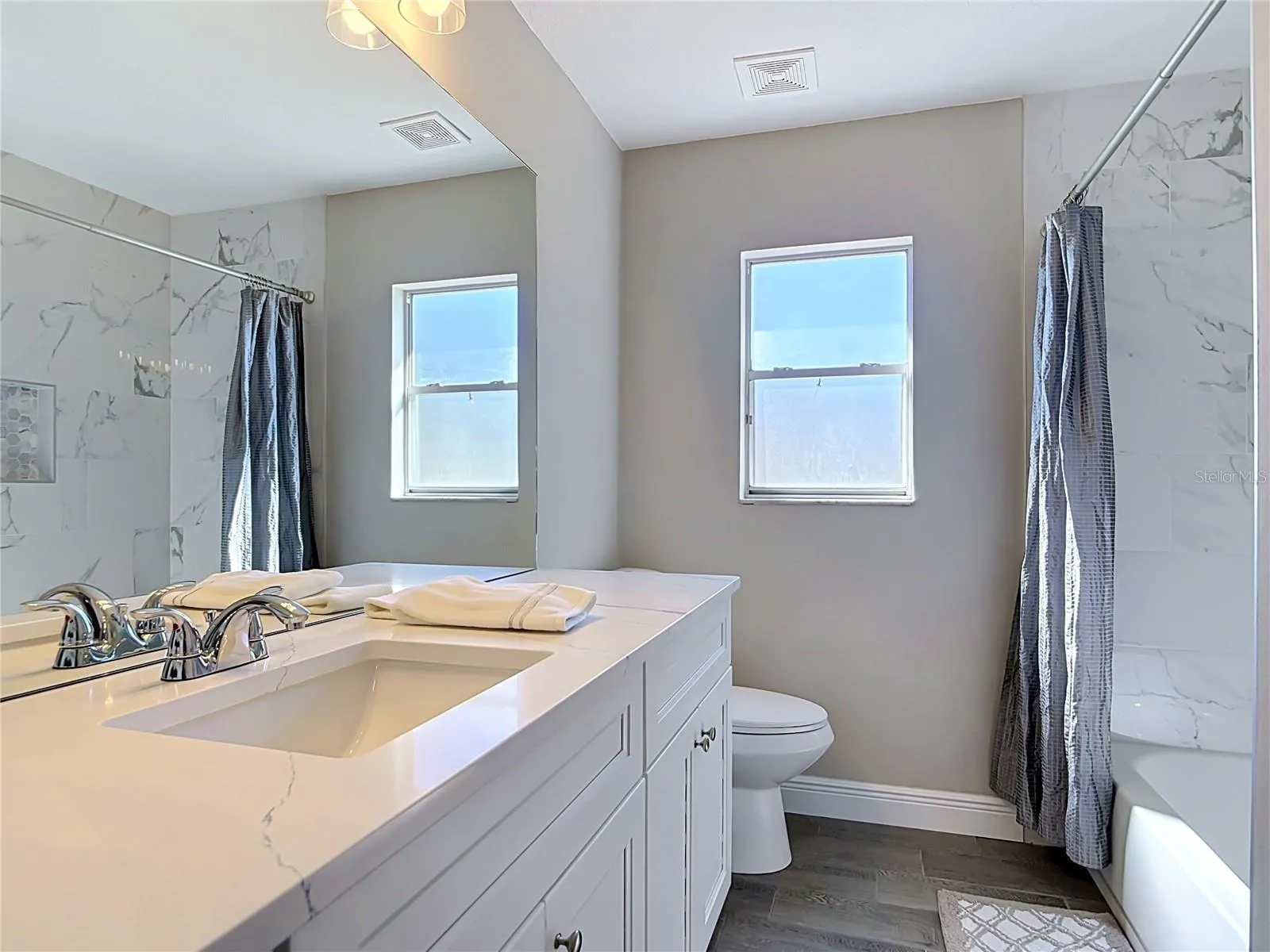 Guest bathroom.