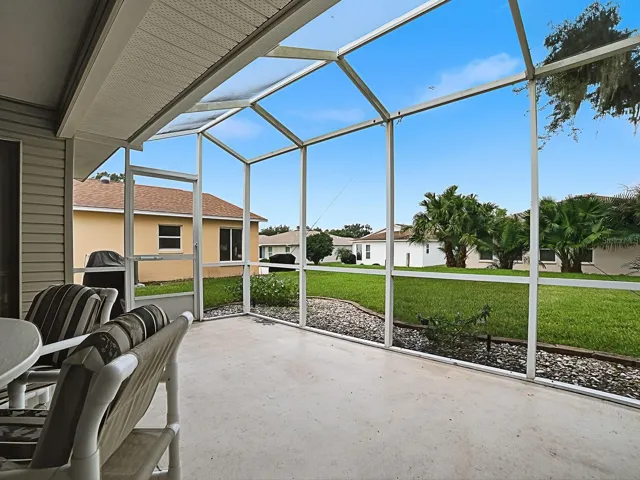 LOVELY, LARGE LANAI