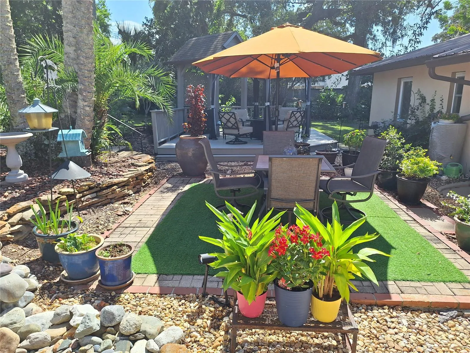 Enter into the side yard.