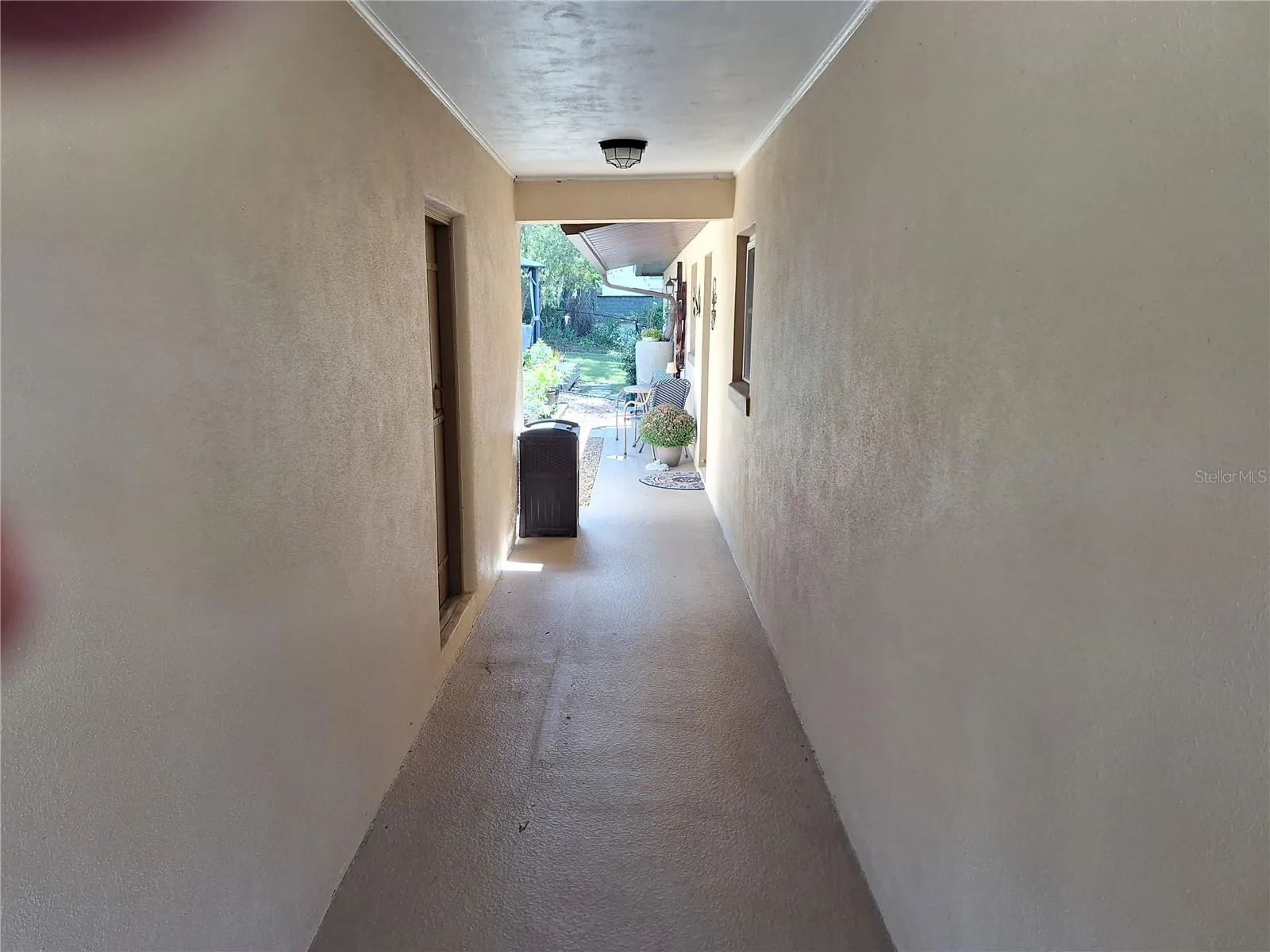 Passageway from gate.