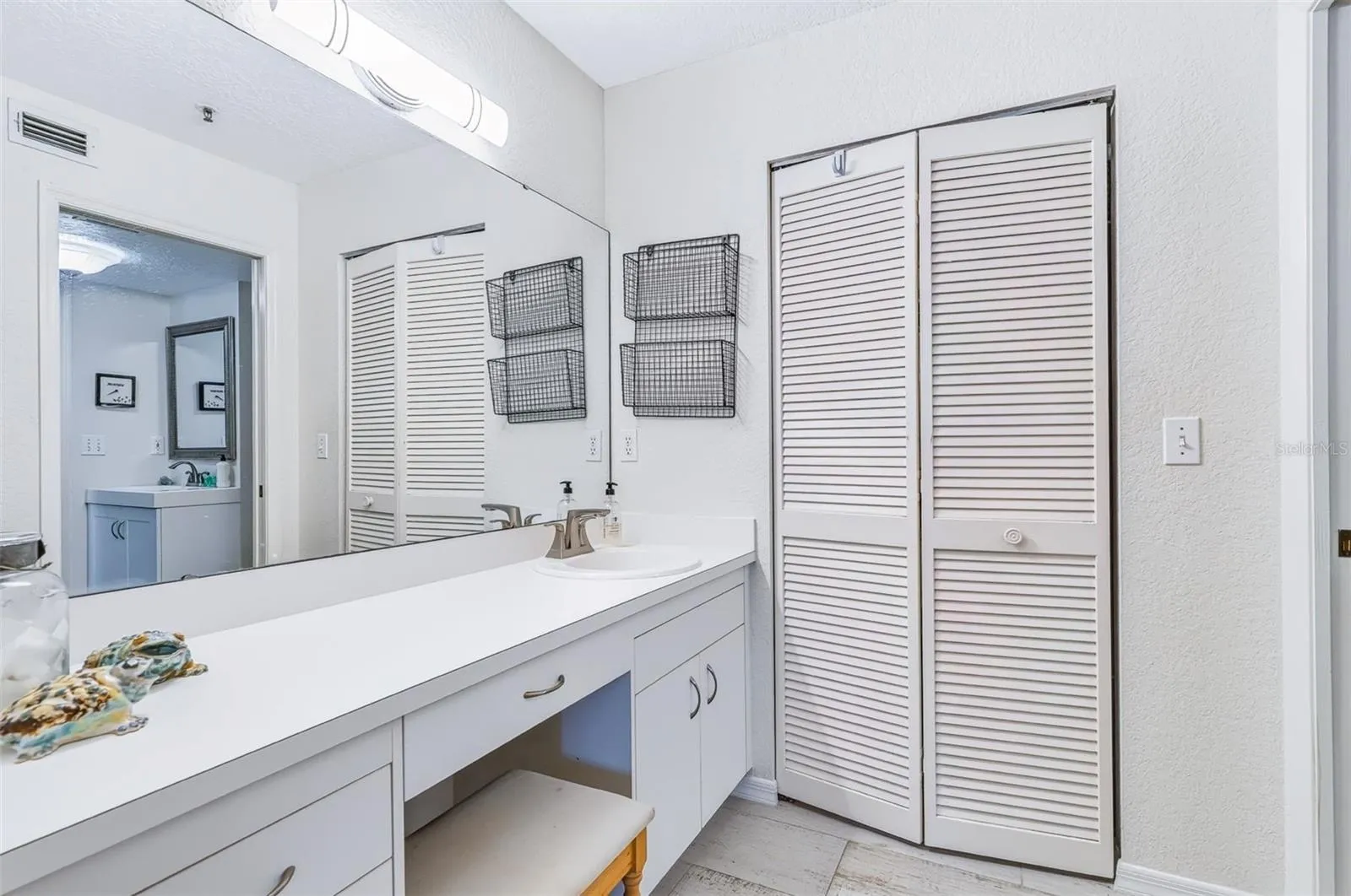 vanity area off bedroom