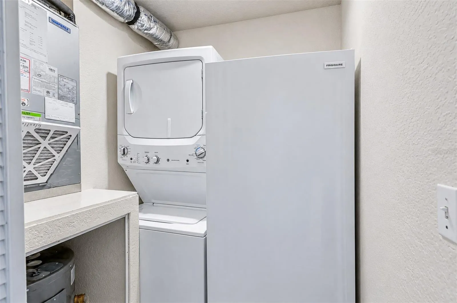 Laundry room - freezer does not convey