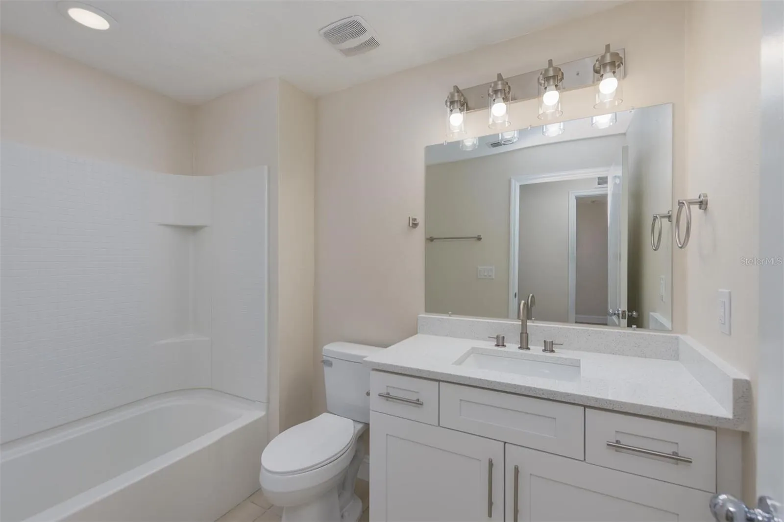 Upstairs secondary bathroom