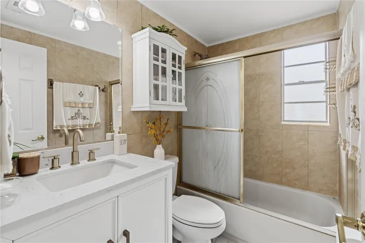 2nd Bathroom