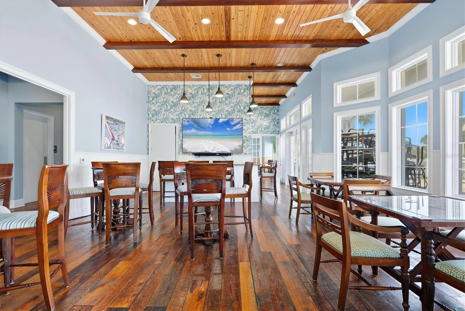 Clubhouse Bar
