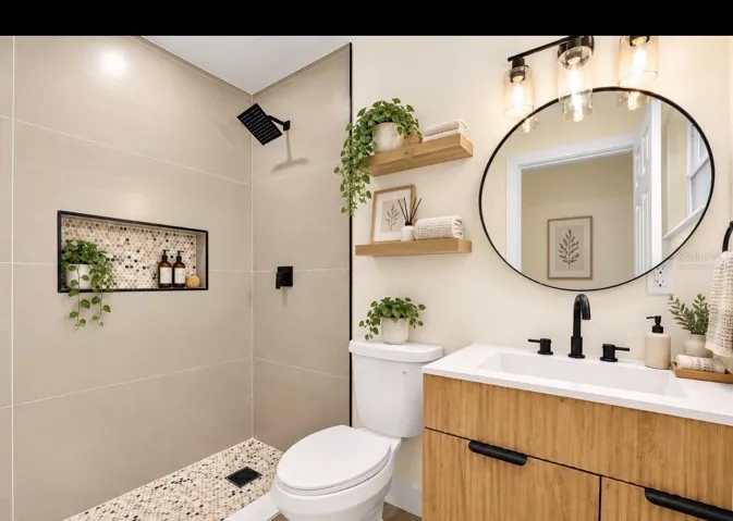 Virtually staged master bath