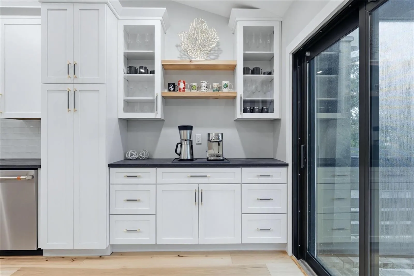Coffe bar built in to kitchen