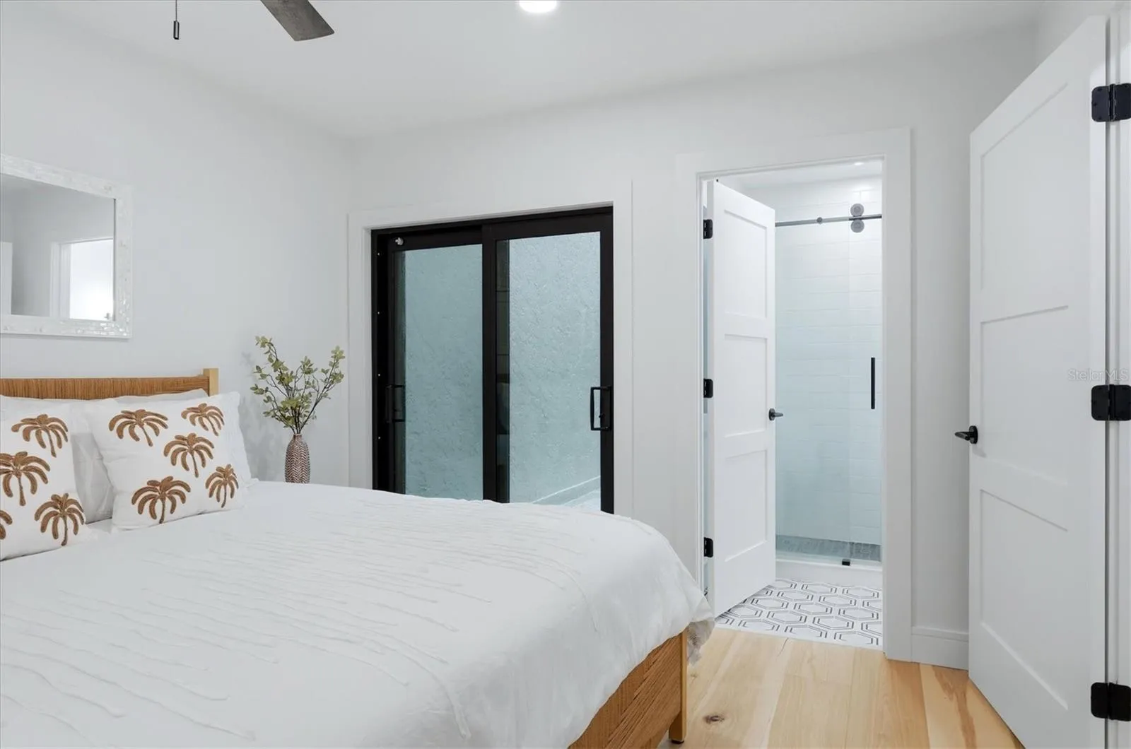 Bedroom 2 ensuite bathroom