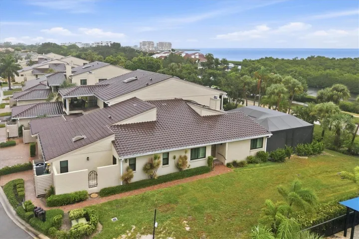 End unit with yard space close access to community pool