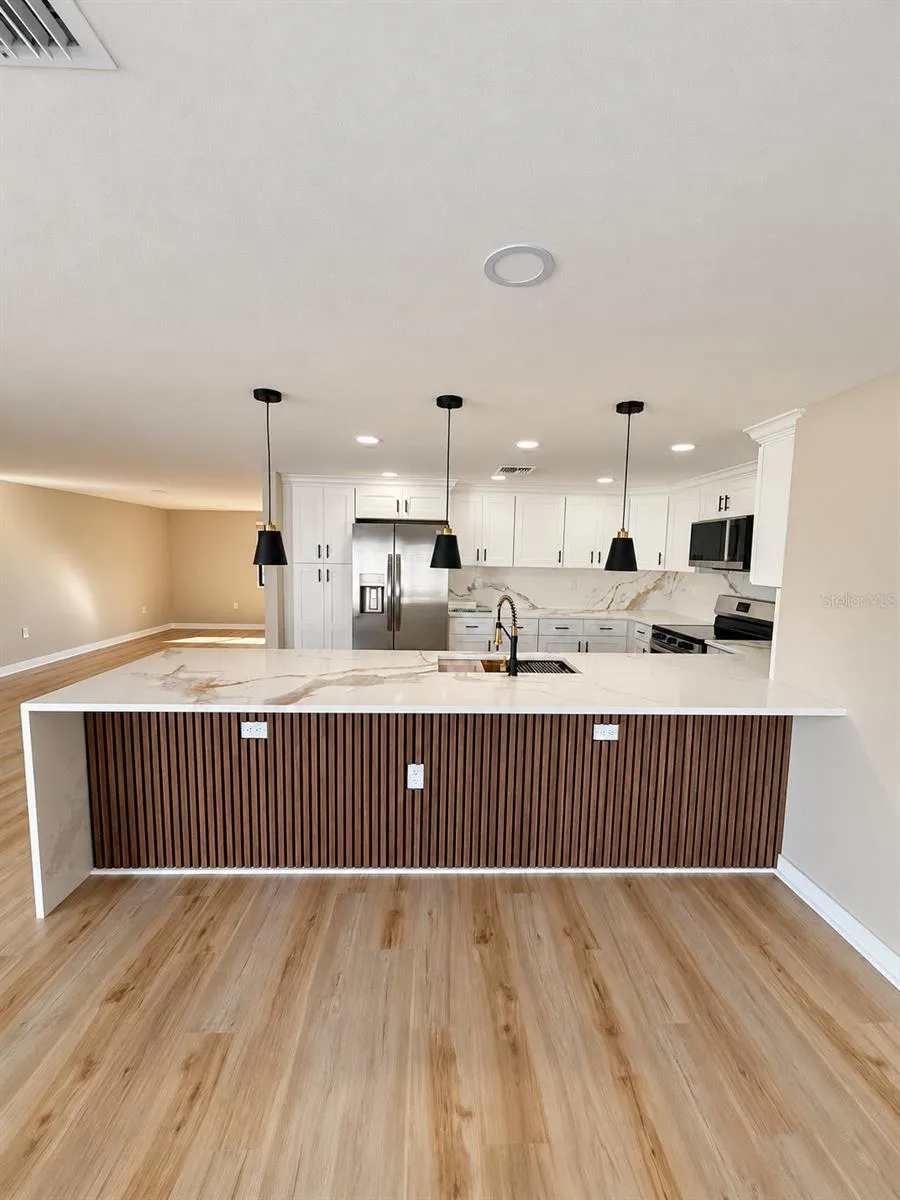 Kitchen bar