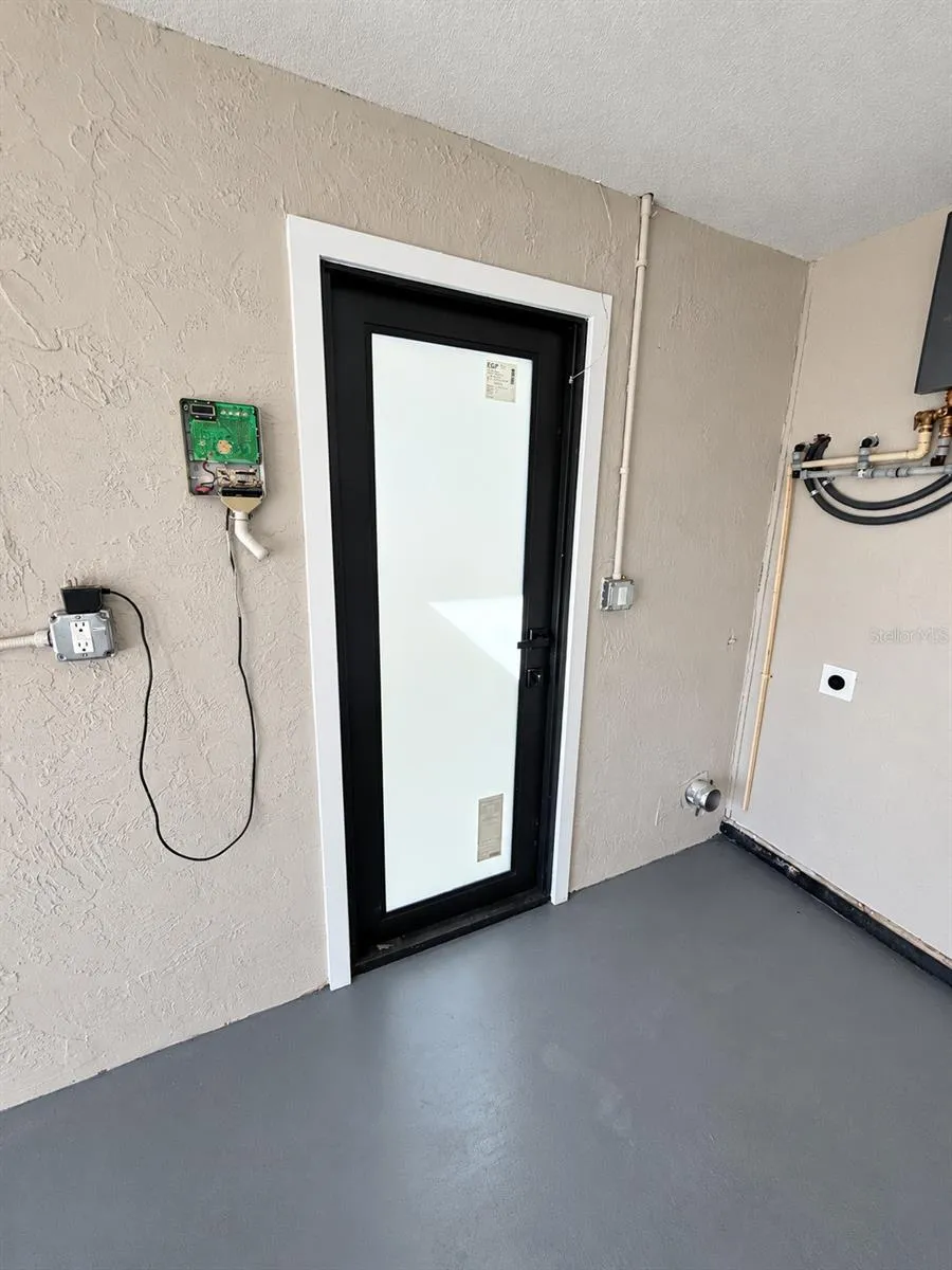 Graged door