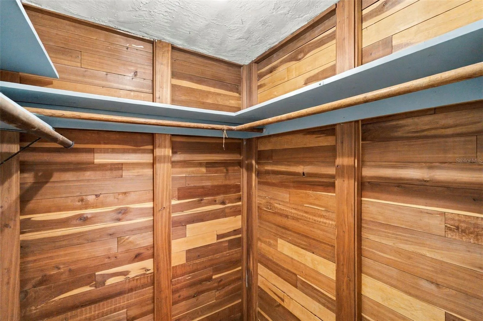 Walk-in closet