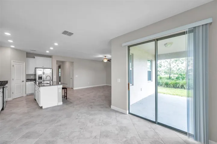 breakfast room