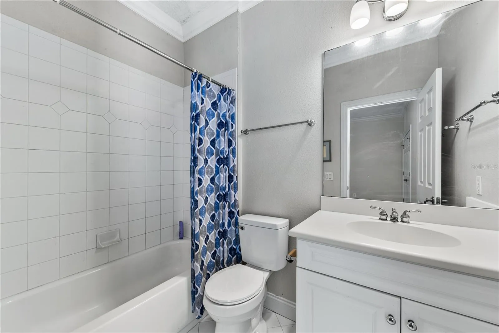BATHROOM 3