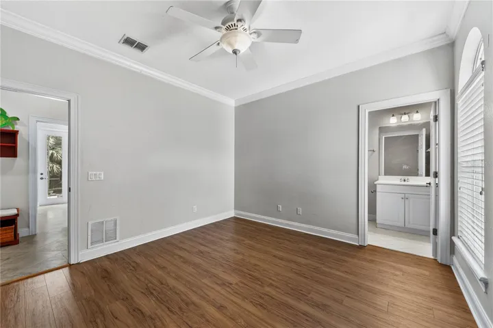 SECONDARY BEDROOM W FULL BATHROOM
