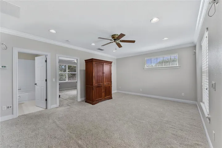 BEDROOM 4 W ENTRANCE TO FULL BATHROOM