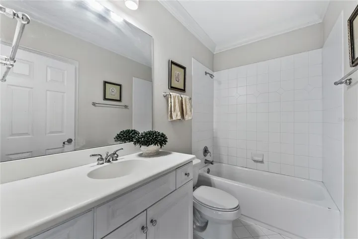 BATHROOM 4
