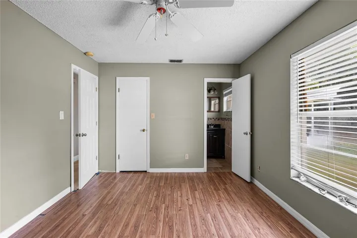 Primary/master bedroom
