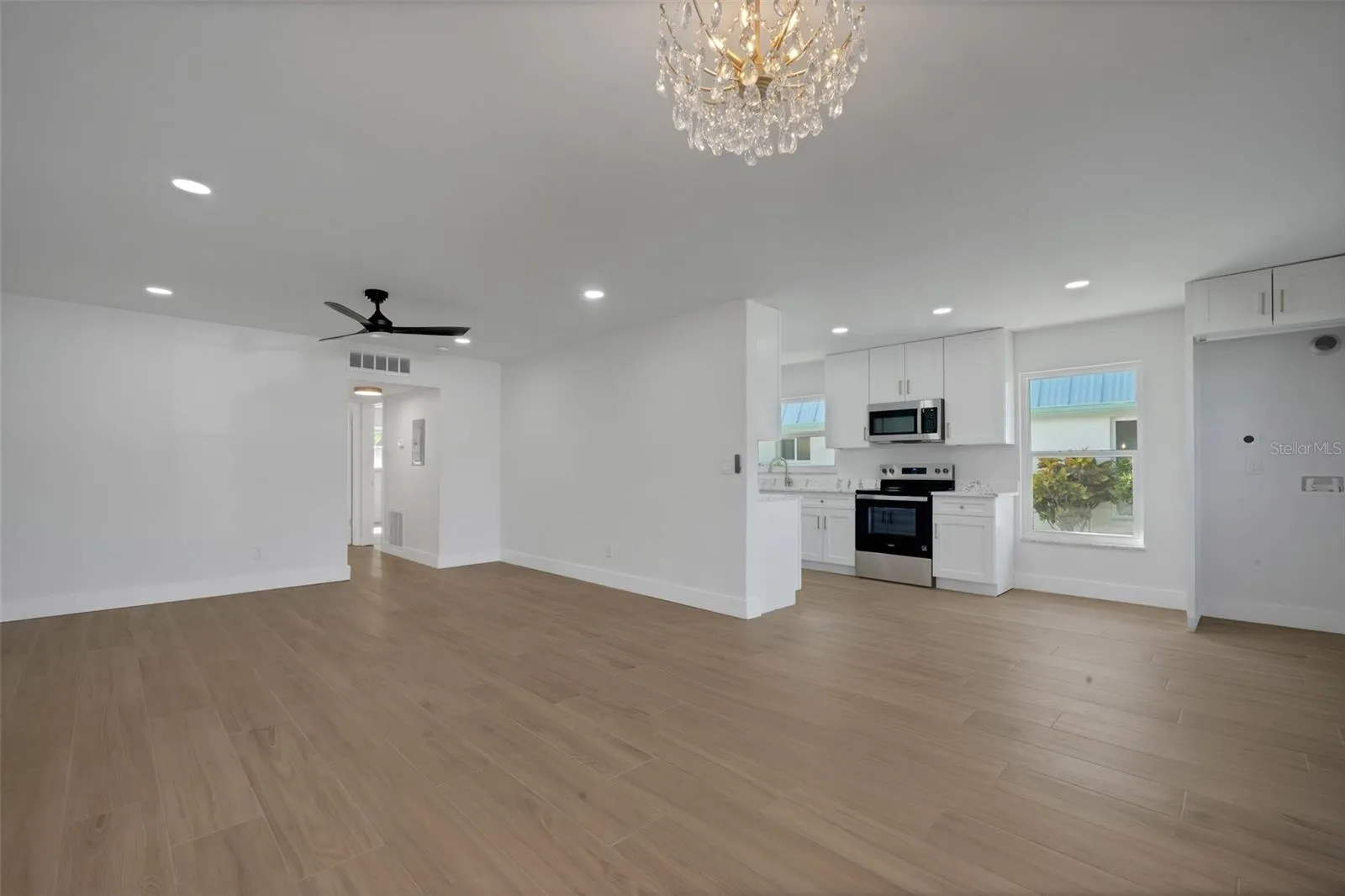 living kitchen combo