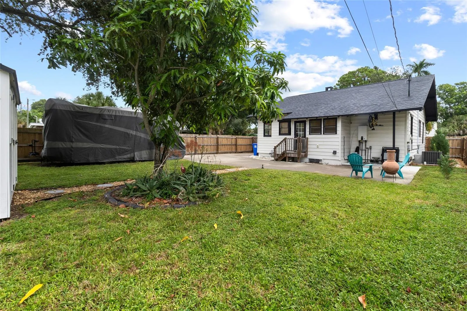 Spacious backyard! Room to entertain!