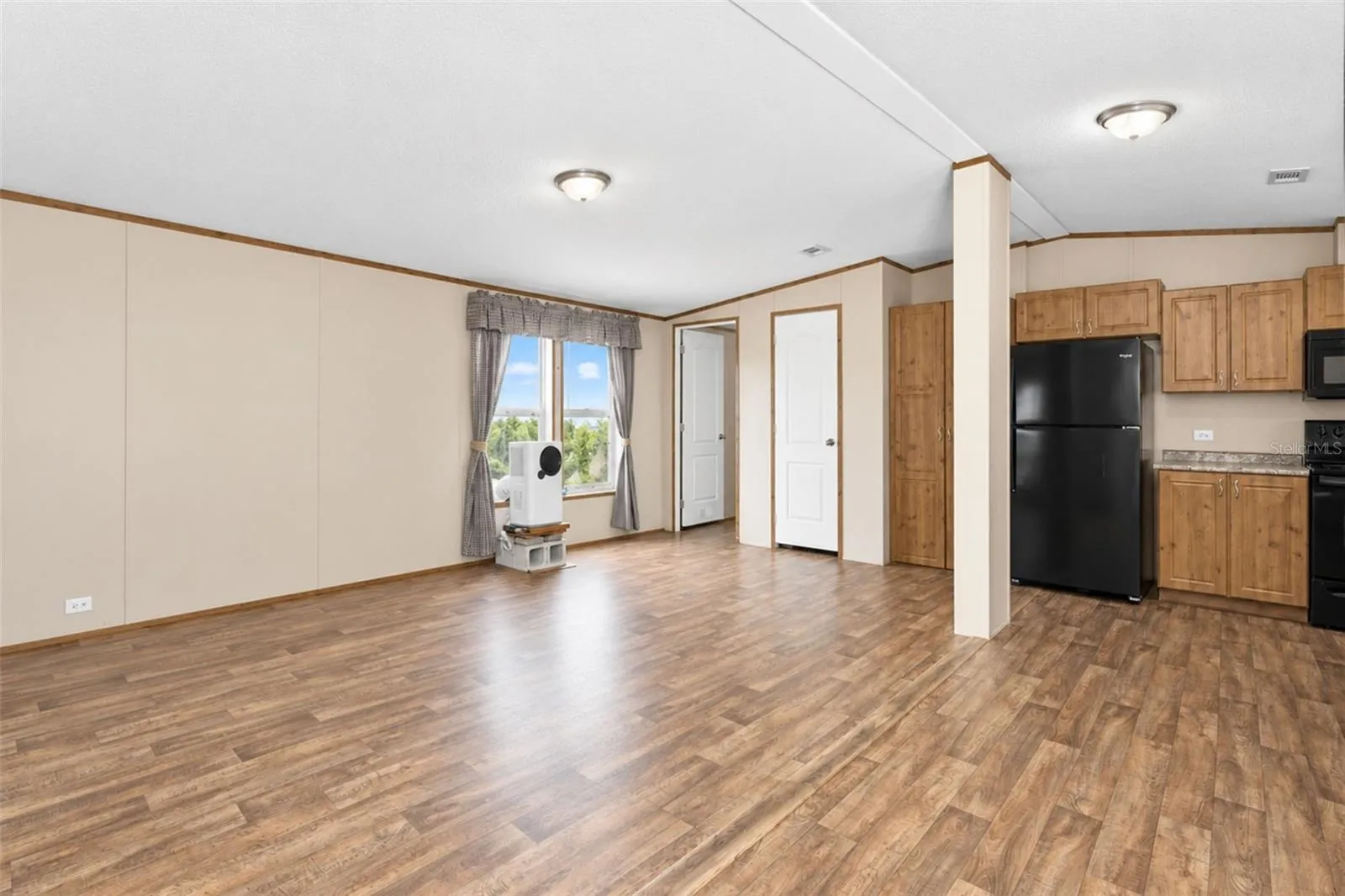 Very open floor plan