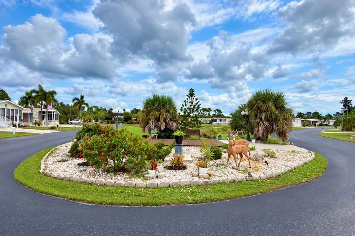 Pretty landscaping in the island!