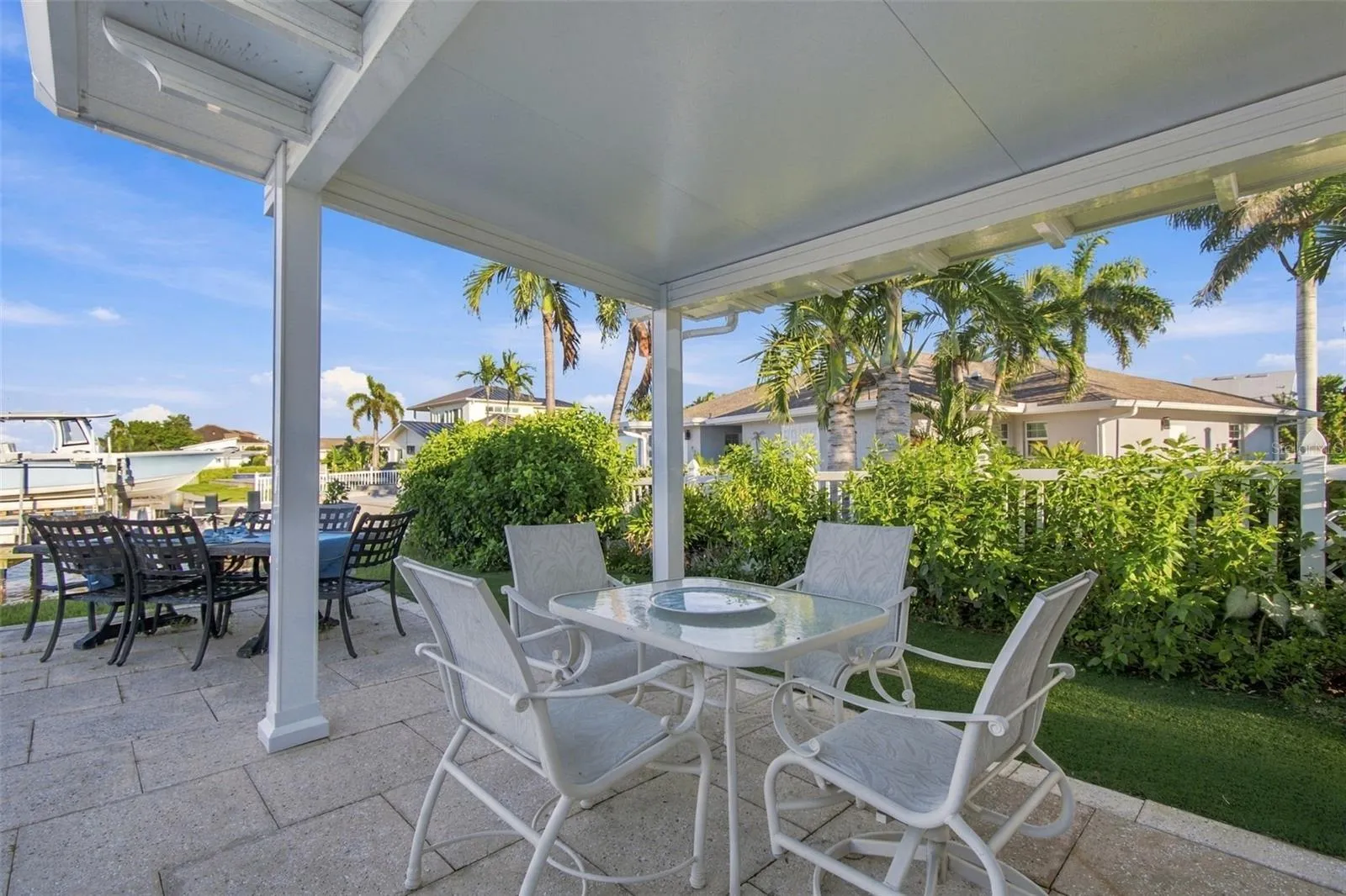 Lots of space for outdoor entertaining