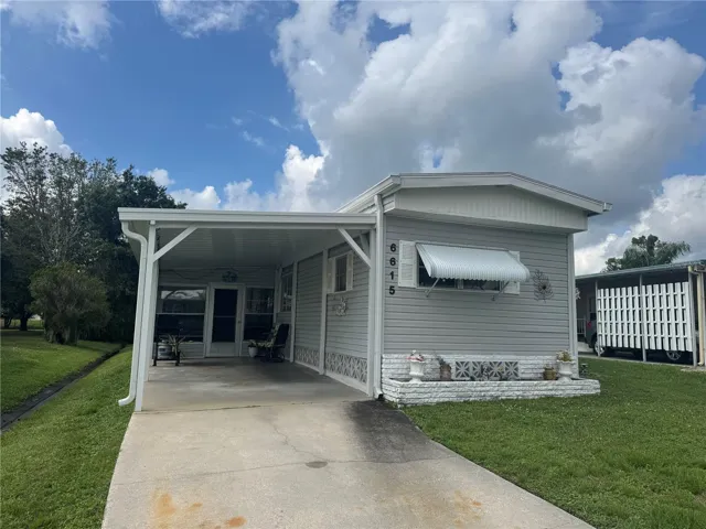 Front of 6615 Vista Ln