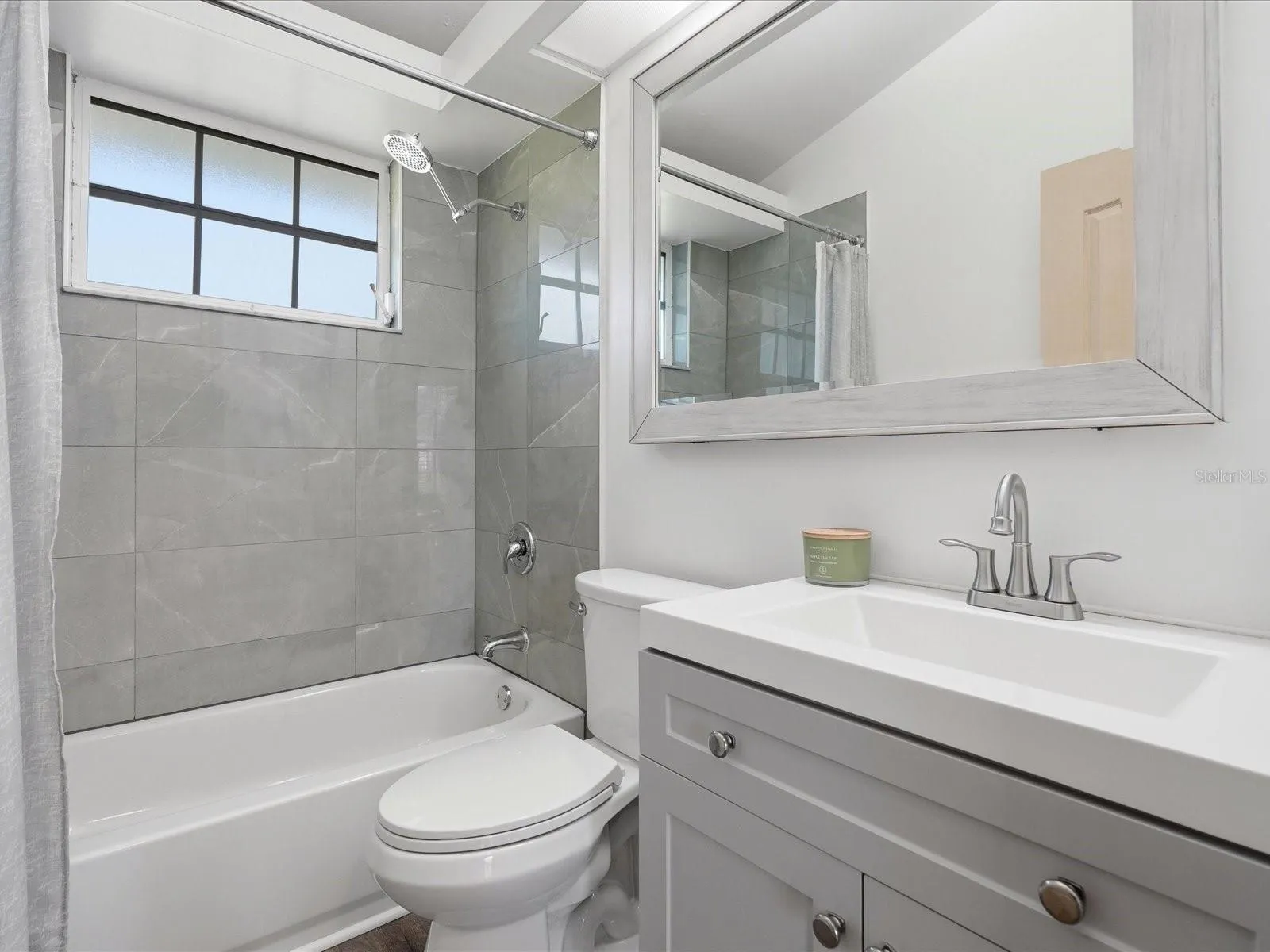 Guest bathroom #1
