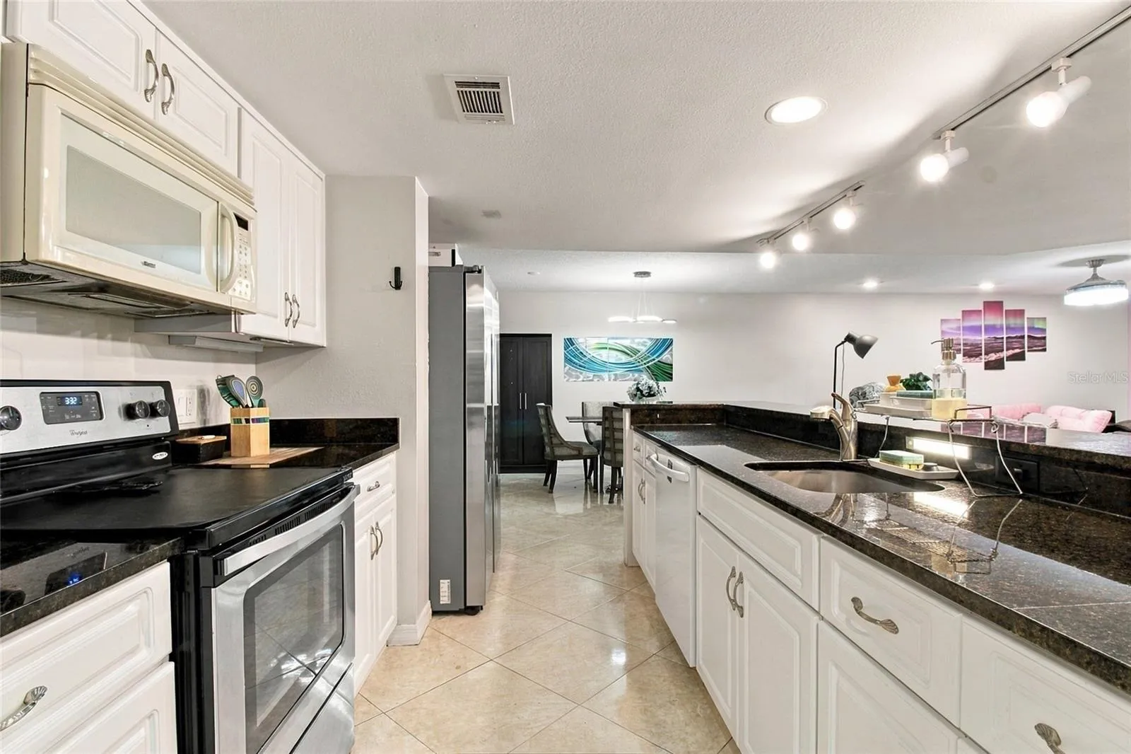 Open Kitchen