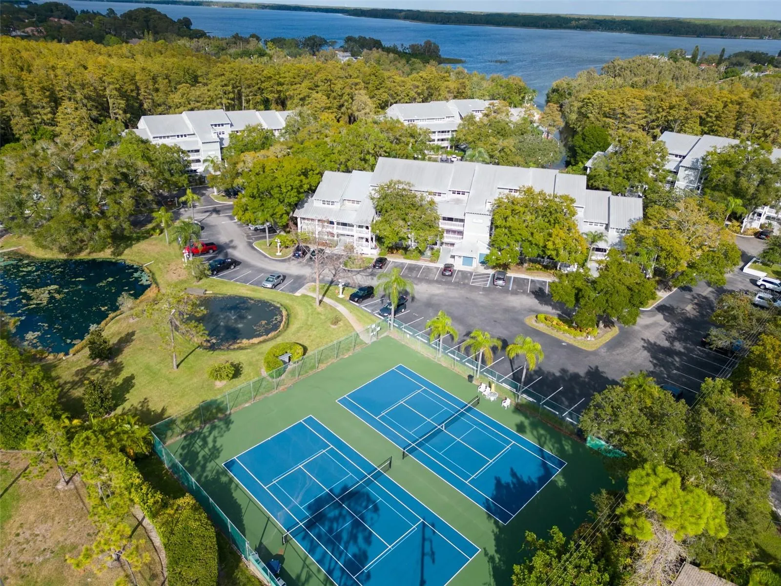 Tennis Courts/Pickleball
