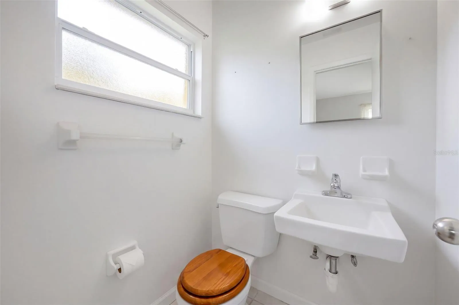 Primary 1/2 Bath
