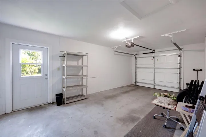 1 Car Garage