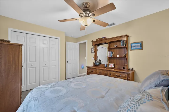 Guest bedroom #1