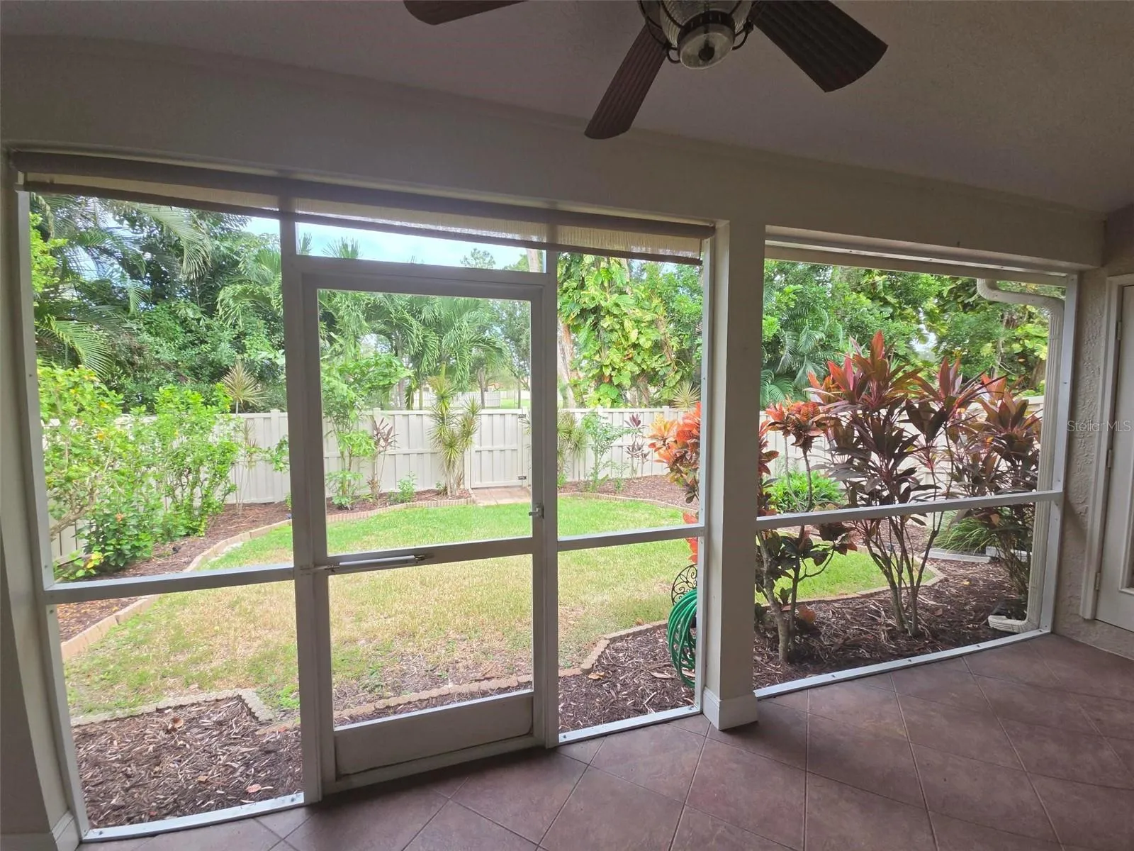 FENCED PRIVATE YARD