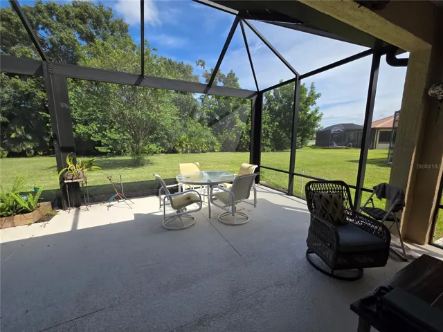 Lanai, private, peaceful and a lovely location to sit and enjoy