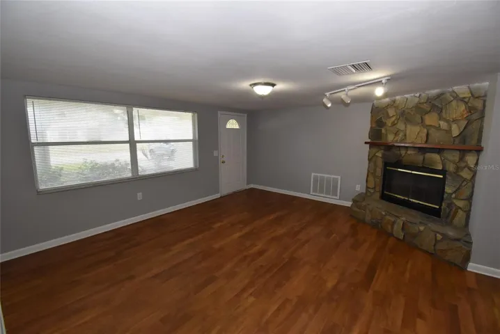 Living/Fireplace