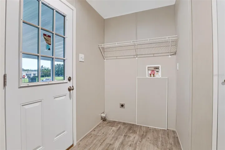 Washer/Dryer Hookups
