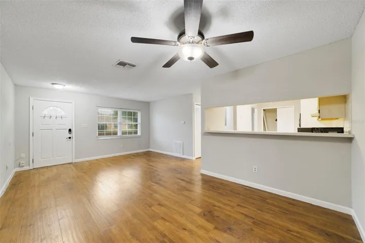 Foyer Dining Room / living Room