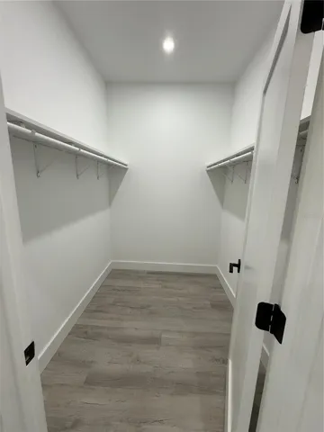 Walking closet