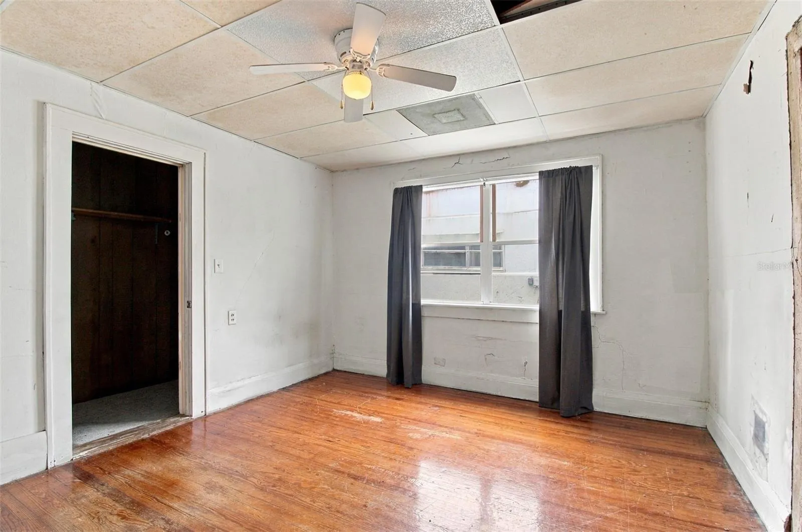Bedroom 2 with attached bathroom - needs renovation