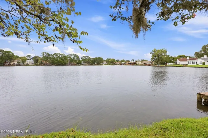 Lakefront Living