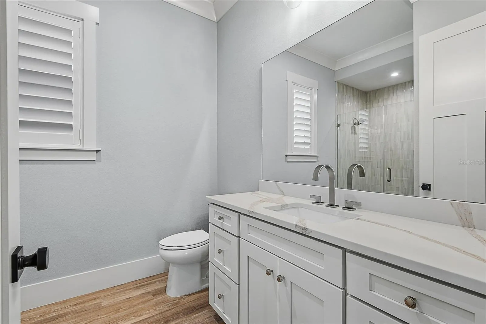 BR 2 ensuite bath