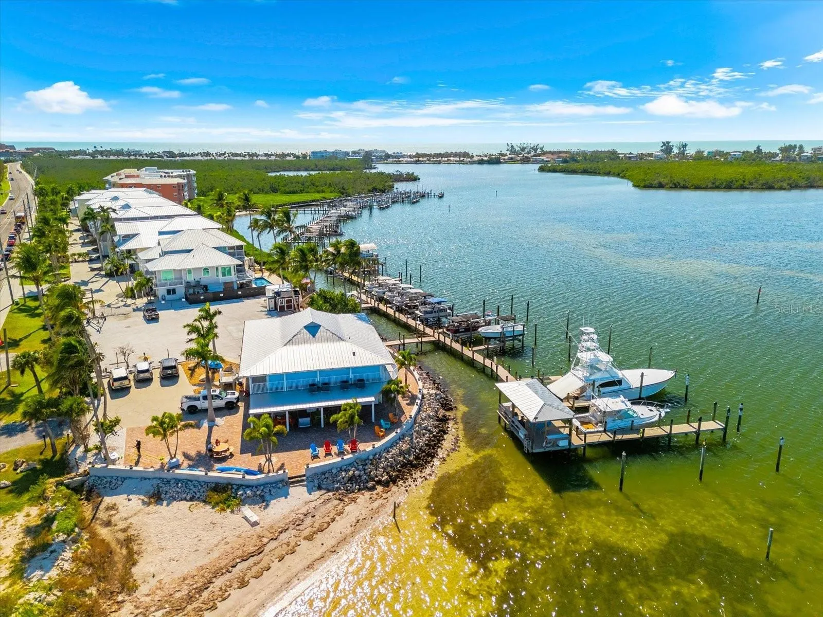 Dockside Living, Elevated STYLE