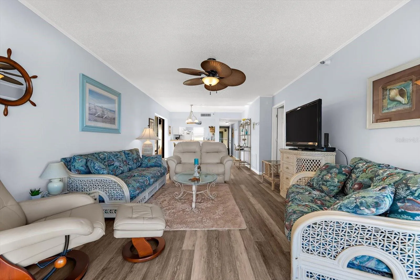 OPEN-Concept Entertaining Space