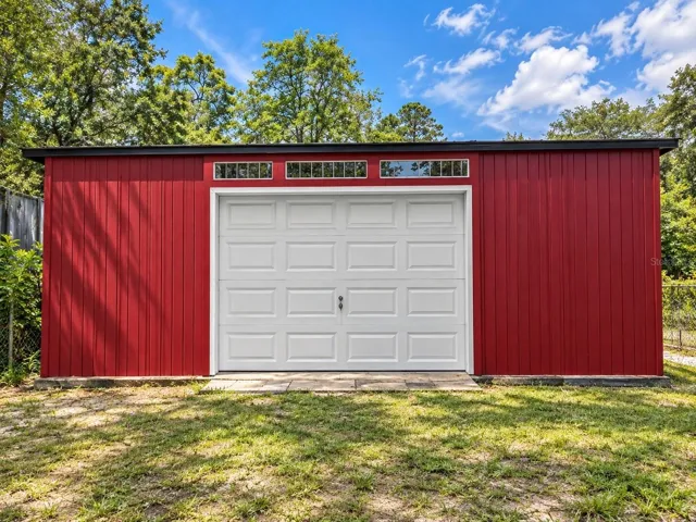 detached garage