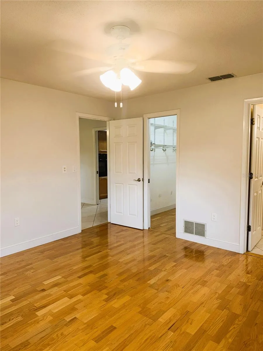 2nd bdrm walk in closet